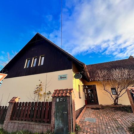 Hotel Vila Morava Liptovský Mikuláš Exterior foto